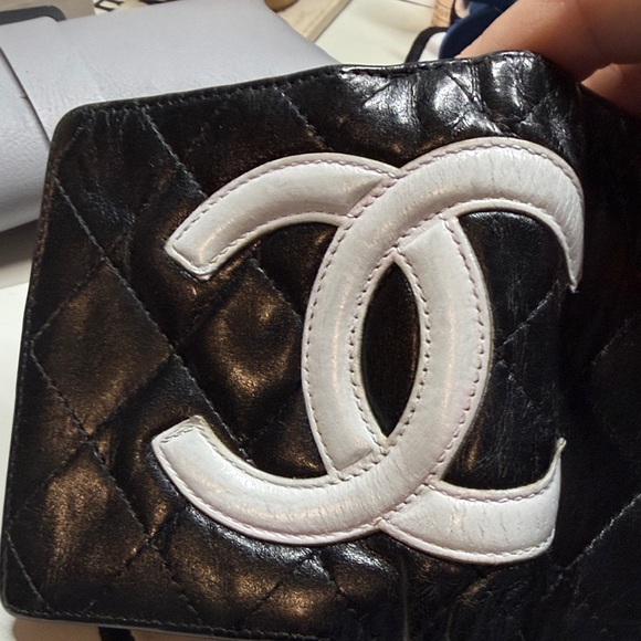 Vintage Chanel Black Cambon Quilted Leather Wallet with White CC Applique - Picture 6 of 6